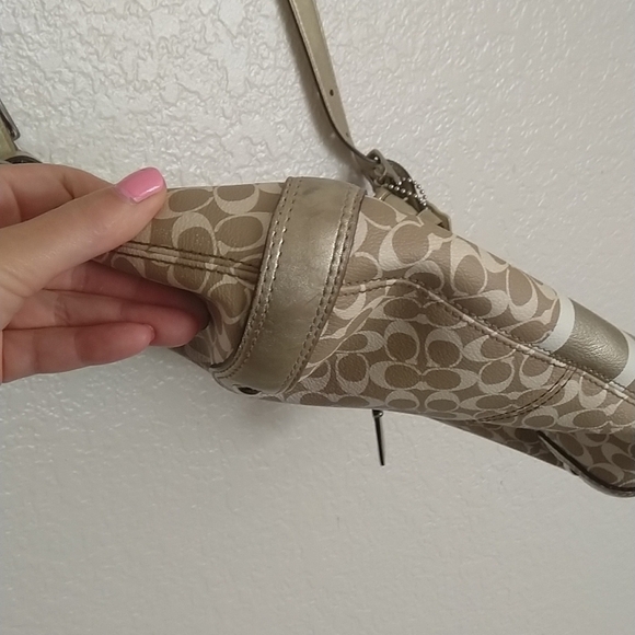 Coach heritage stripe signature C Chelsea hobo crossbody purse - Picture 4 of 10